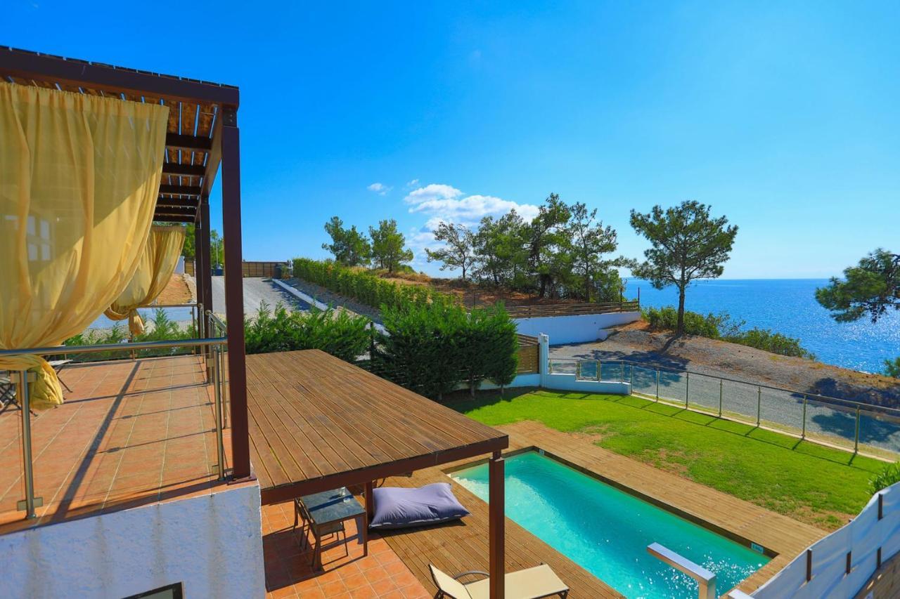 Kalma Villa Ena Nea Moudania Exterior foto